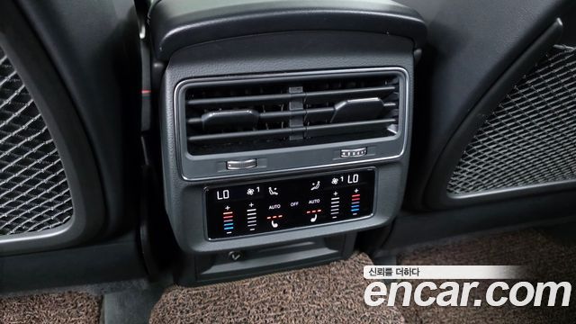 Audi Q8 (4M) 50 TDI Quattro Premium 2023 — фото 18