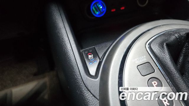 Kia Sportage R Diesel 2WD Trendy 2014 — фото 17