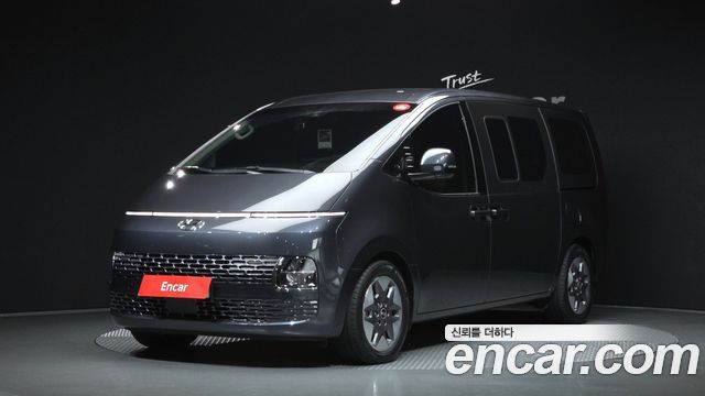 Hyundai Staria 4WD Tourer 9-Seater Modern