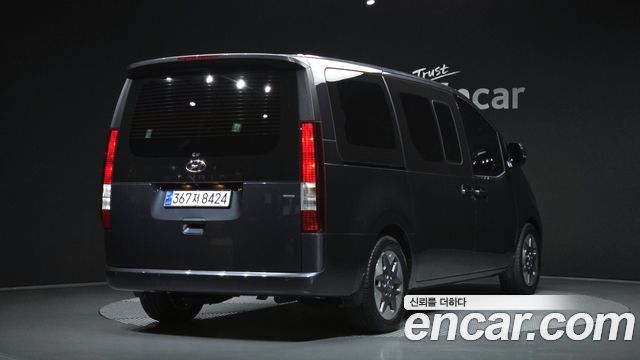 Hyundai Staria 4WD Tourer 9-Seater Modern 2023 — фото 2