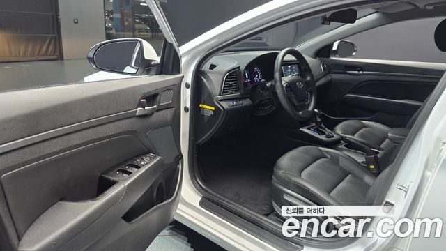 Hyundai Avante (AD) 1.6 GDI Value Plus 2018 — фото 10