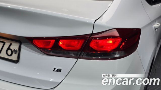 Hyundai Avante (AD) 1.6 GDI Value Plus 2018 — фото 23