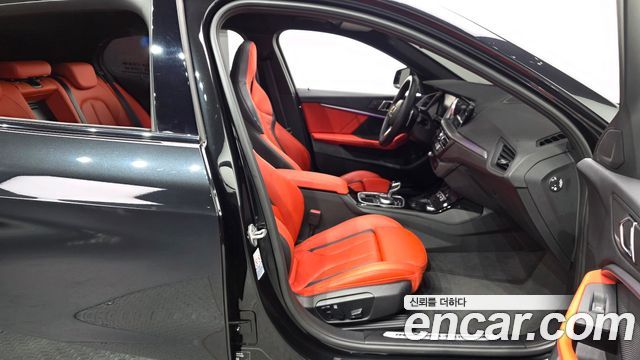 BMW 1 Series (F40) M135i xDrive 2024 — фото 10