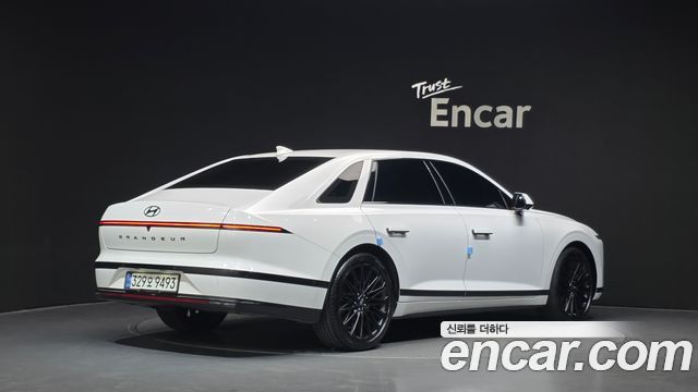 Hyundai Grandeur Hybrid (GN7) Calligraphy 2023 — фото 2