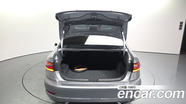 Volkswagen Jetta (VII) 1.4 TSI Prestige 2020 — фото 20