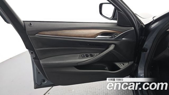 BMW 5 Series (G30) 530i Luxury Plus 2019 — фото 30