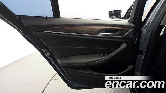 BMW 5 Series (G30) 530i Luxury Plus 2019 — фото 31