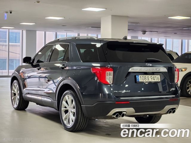 Ford Explorer (VI) 3.0 Platinum 4WD 2022 — фото 2