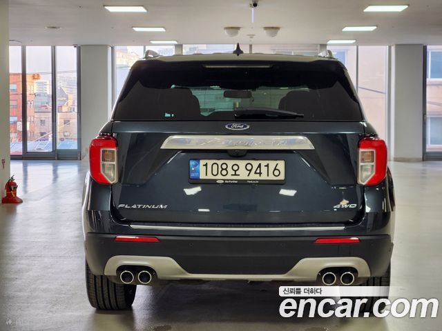 Ford Explorer (VI) 3.0 Platinum 4WD 2022 — фото 4