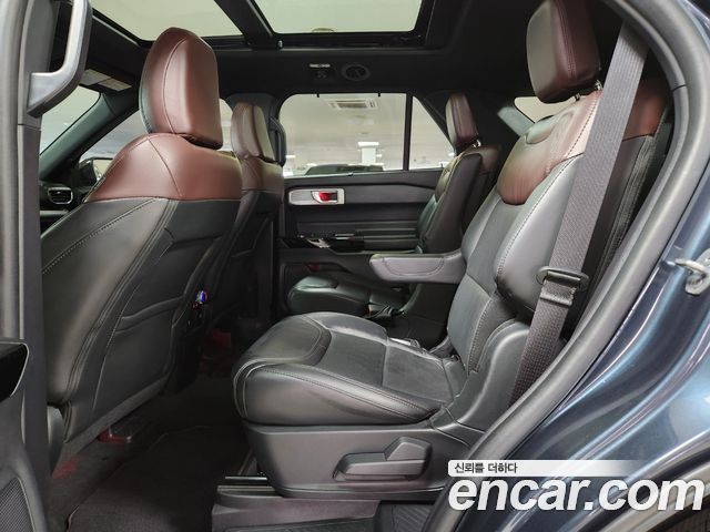 Ford Explorer (VI) 3.0 Platinum 4WD 2022 — фото 15