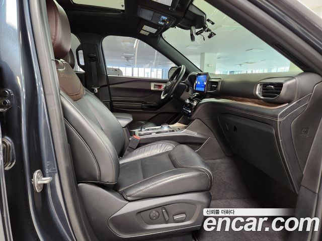 Ford Explorer (VI) 3.0 Platinum 4WD 2022 — фото 16