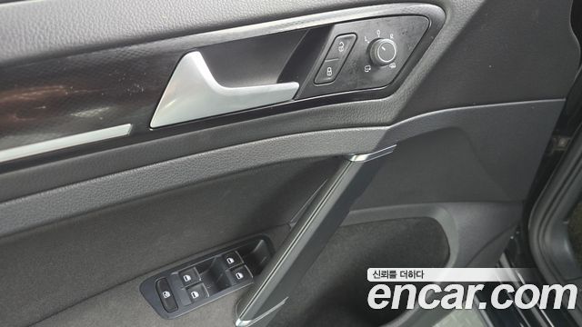Volkswagen Golf (VII) 1.6 TDI 2015 — фото 16