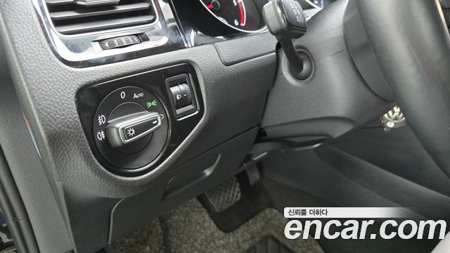 Volkswagen Golf (VII) 1.6 TDI 2015 — фото 19