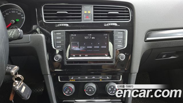 Volkswagen Golf (VII) 1.6 TDI 2015 — фото 20