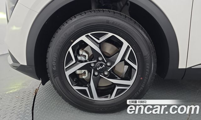 Kia Sportage (V) Gasoline 1.6 Turbo 2WD Prestige 2023 — фото 5