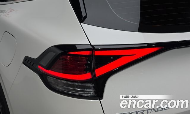 Kia Sportage (V) Gasoline 1.6 Turbo 2WD Prestige 2023 — фото 23