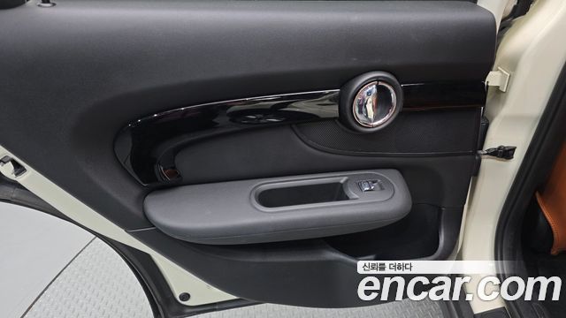 MINI Cooper Clubman Classic 2nd 2022 — фото 25