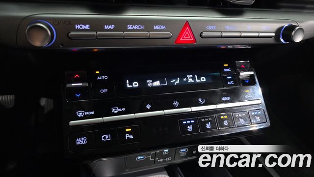 Hyundai Grandeur (GN7) 2,5 Gasoline 2WD Premium 2023 — фото 28