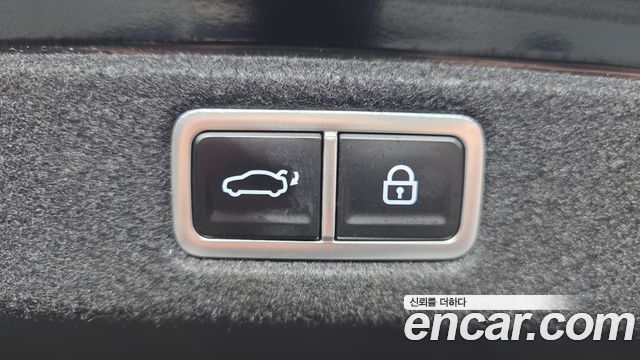 Hyundai Grandeur (GN7) 2,5 Gasoline 2WD Premium 2023 — фото 31