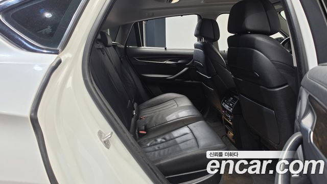 BMW X6 (F16) xDrive 40d 2016 — фото 12