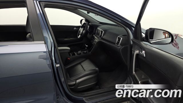 Kia Sportage (IV) Gasoline 2.0 2WD Noblesse 2018 — фото 11