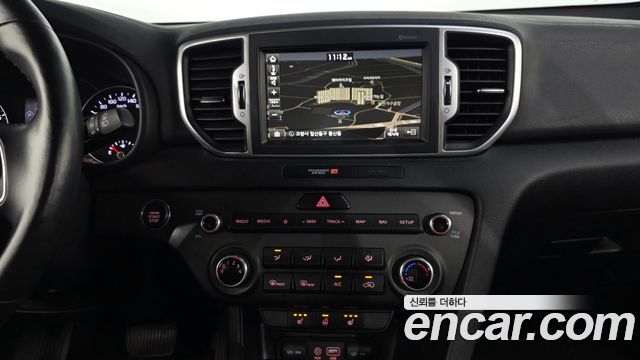 Kia Sportage (IV) Gasoline 2.0 2WD Noblesse 2018 — фото 14