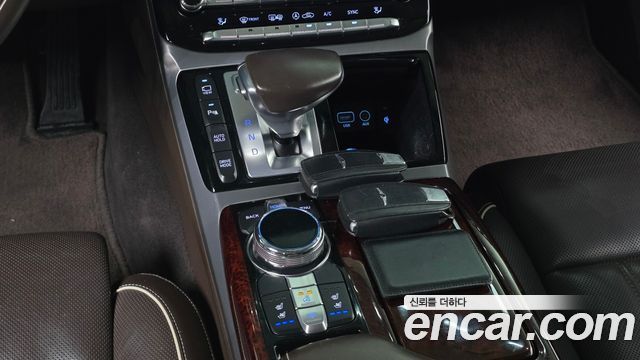 Genesis EQ900 5.0 GDI AWD Limousine Prestige 2018 — фото 9