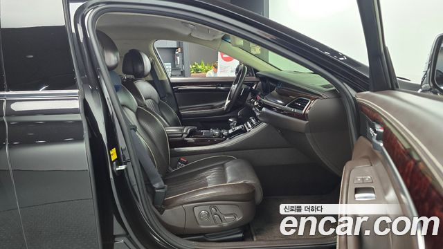 Genesis EQ900 5.0 GDI AWD Limousine Prestige 2018 — фото 11