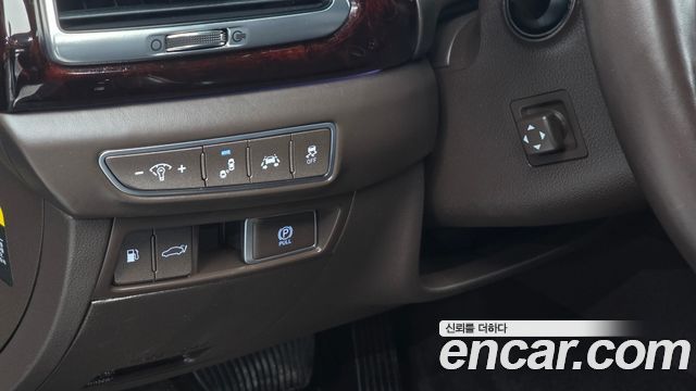 Genesis EQ900 5.0 GDI AWD Limousine Prestige 2018 — фото 14
