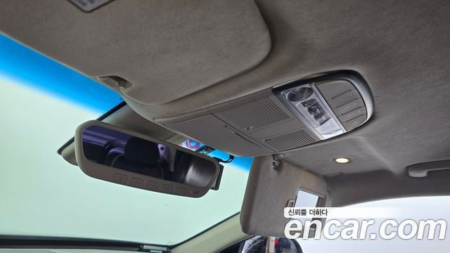 Genesis EQ900 5.0 GDI AWD Limousine Prestige 2018 — фото 18