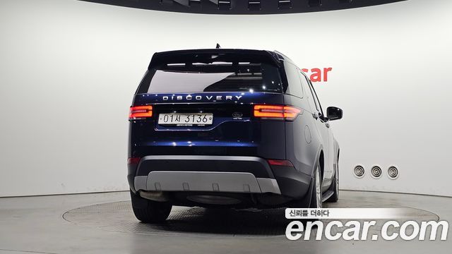 Land Rover Discovery 5 3.0 TD6 HSE Luxury 2017 — фото 4