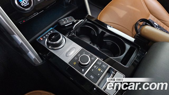 Land Rover Discovery 5 3.0 TD6 HSE Luxury 2017 — фото 9
