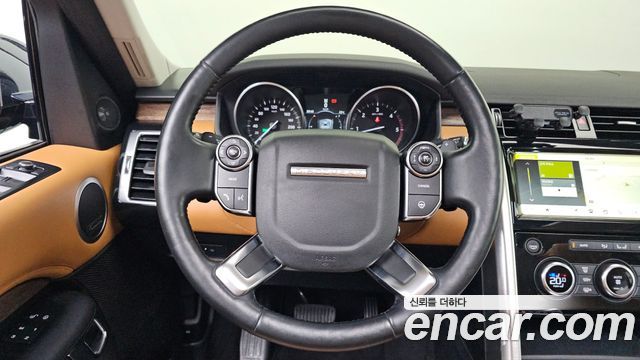 Land Rover Discovery 5 3.0 TD6 HSE Luxury 2017 — фото 14