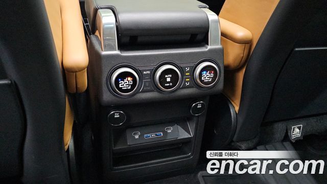 Land Rover Discovery 5 3.0 TD6 HSE Luxury 2017 — фото 18