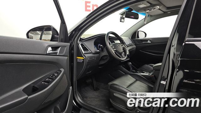 Hyundai Tucson Diesel 2.0 2WD Style 2016 — фото 10