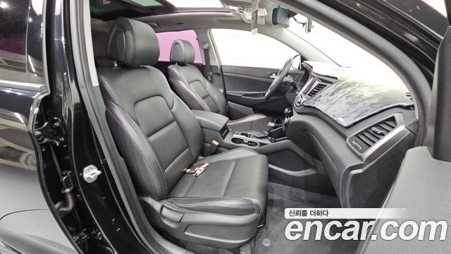 Hyundai Tucson Diesel 2.0 2WD Style 2016 — фото 12