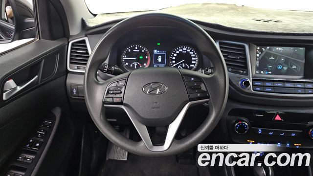 Hyundai Tucson Diesel 2.0 2WD Style 2016 — фото 13