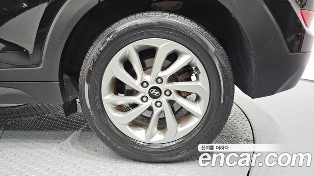Hyundai Tucson Diesel 2.0 2WD Style 2016 — фото 21