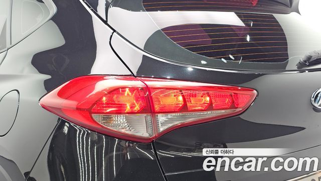 Hyundai Tucson Diesel 2.0 2WD Style 2016 — фото 23