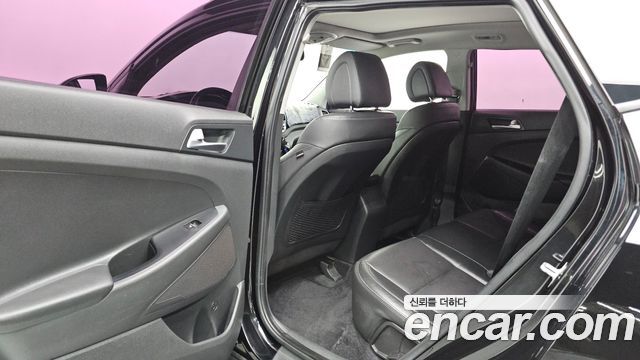 Hyundai Tucson Diesel 2.0 2WD Style 2016 — фото 26