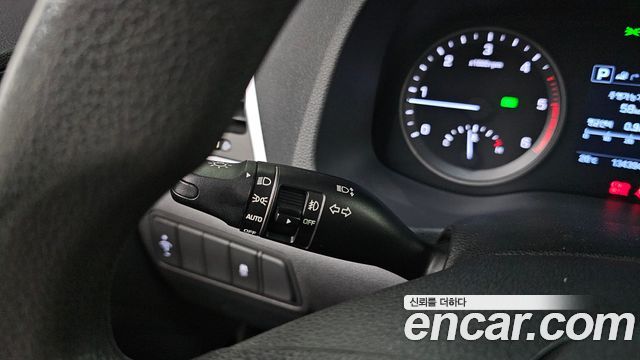 Hyundai Tucson Diesel 2.0 2WD Style 2016 — фото 27