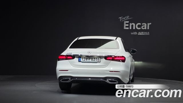 Mercedes-Benz E-Class (W213) E250 AMG Line 2023 — фото 4