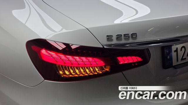 Mercedes-Benz E-Class (W213) E250 AMG Line 2023 — фото 23