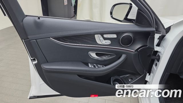 Mercedes-Benz E-Class (W213) E250 AMG Line 2023 — фото 24