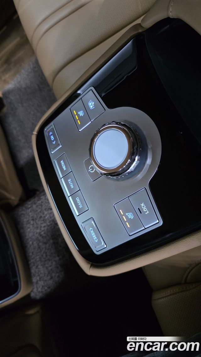 Genesis G80 (RG3) Gasoline 2.5 Turbo AWD 2025 — фото 34
