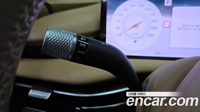 Genesis G80 (RG3) Gasoline 2.5 Turbo AWD 2025 — фото 36