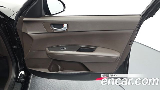 Kia K5 (II) 2.0 Noblesse 2019 — фото 24