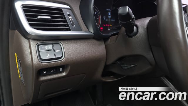 Kia K5 (II) 2.0 Noblesse 2019 — фото 30