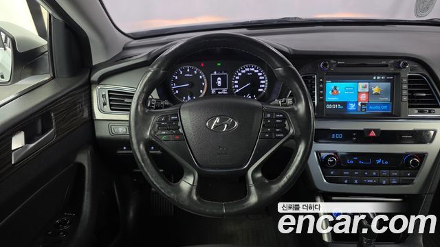 Hyundai Sonata (LF) 2.0 Smart 2015 — фото 13