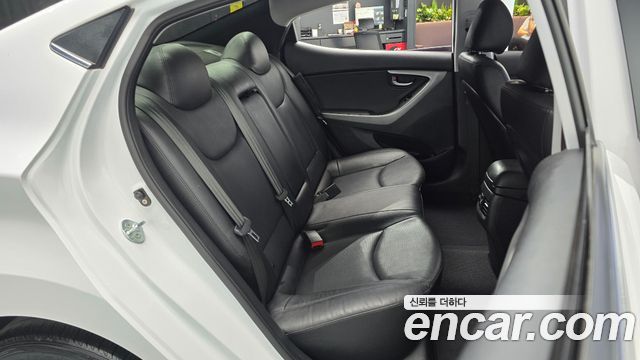 Hyundai Avante 1.6 GDi Modern Standard 2016 — фото 11